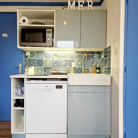 La Parenthese * פורניק